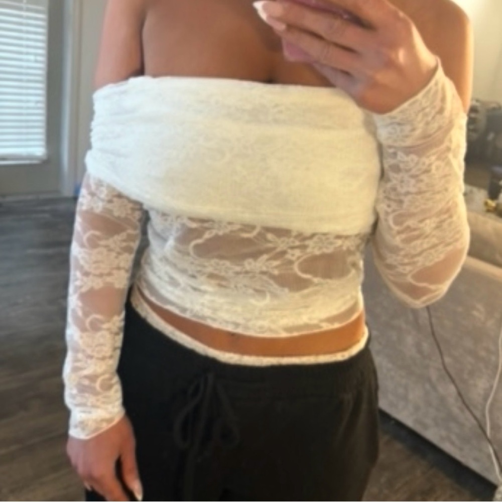 Off-Shoulder Lace Long-Sleeve Crop Top - White